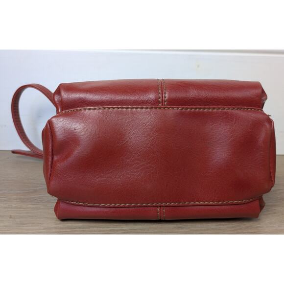 Relic Faux Leather Crossbody Bag Red Small Zip Top Adjustable Strap Minimalist - Picture 6 of 13